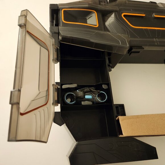 Disney TRON Legacy Recognizer Playset Case Series 1 - Light Cycle Action Figure - Picture 4 of 15